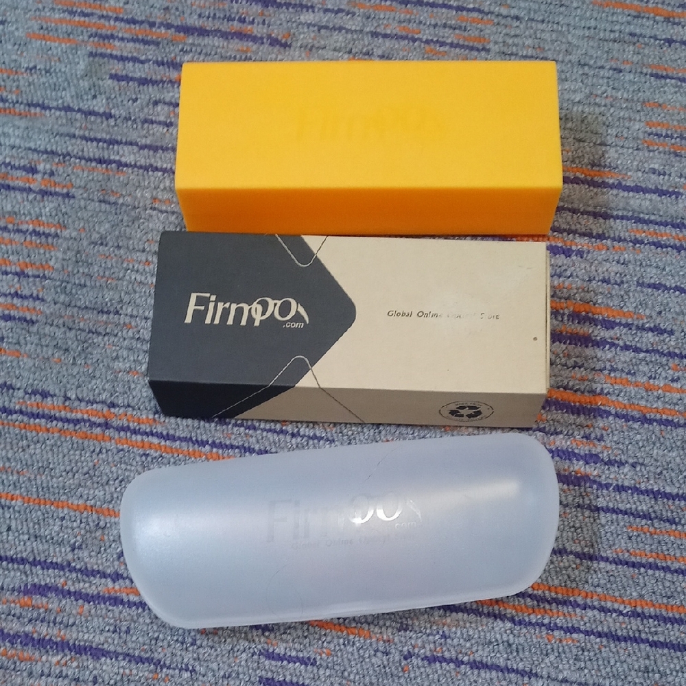 Black and Yellow Eyeglass Case Set